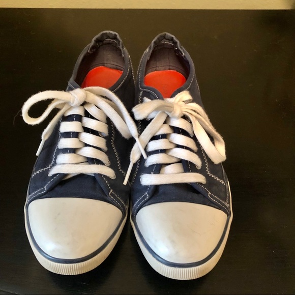 navy blue nautica shoes